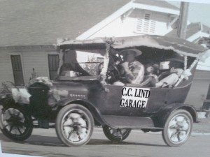 Lind Family Car in a parade, date unknown Ann Lind sent photo to Charles Standifer in 2001 